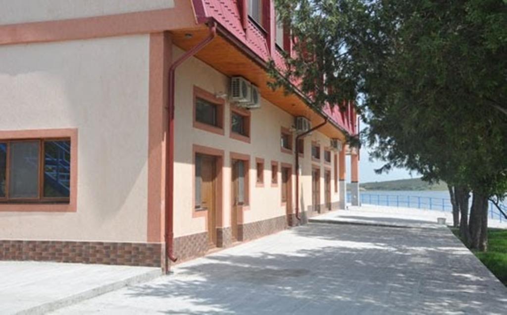 Complex Domneasca Hotel Seimeni Kültér fotó